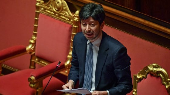 Coronavirus, il ministro Speranza: “Proroga al 13 aprile di tutte le restrizioni”