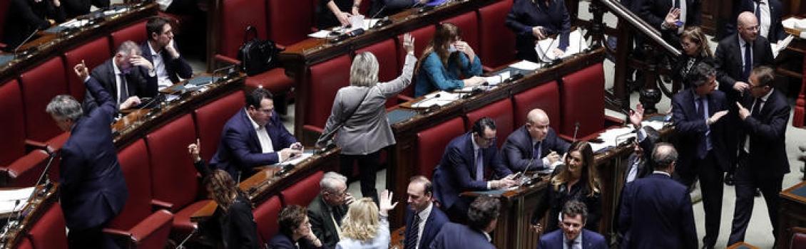 Coronavirus: via libera dell’Aula di Montecitorio al decreto, passa al Senato