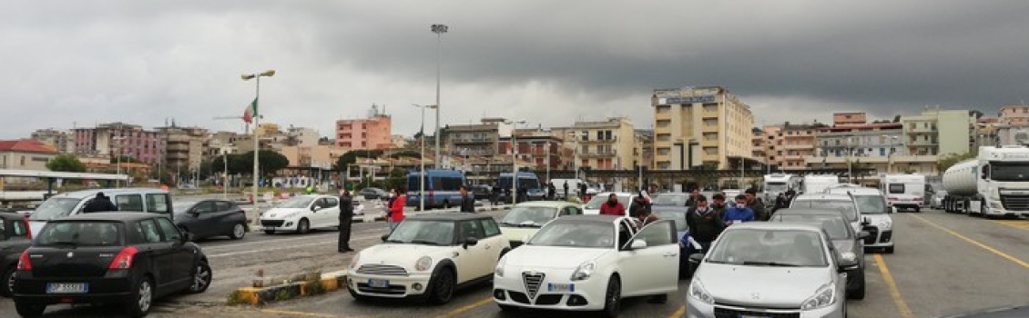 Rigorosi controlli auto a imbarcaderi