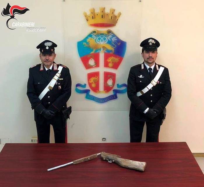 Uccide cane e lo getta burrone,arrestato